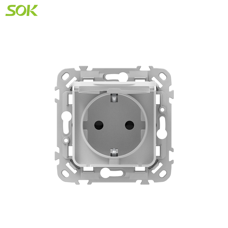 2P+E France Socket with Shutter with Lid IP40