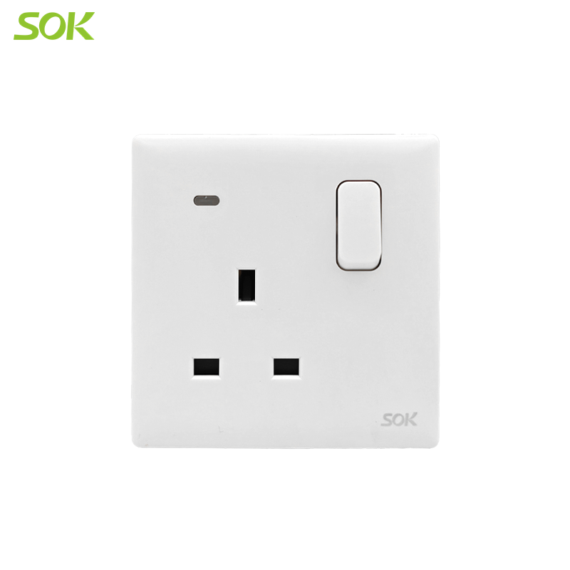 1 Gang Switched 13A Bs Socket W/Neon