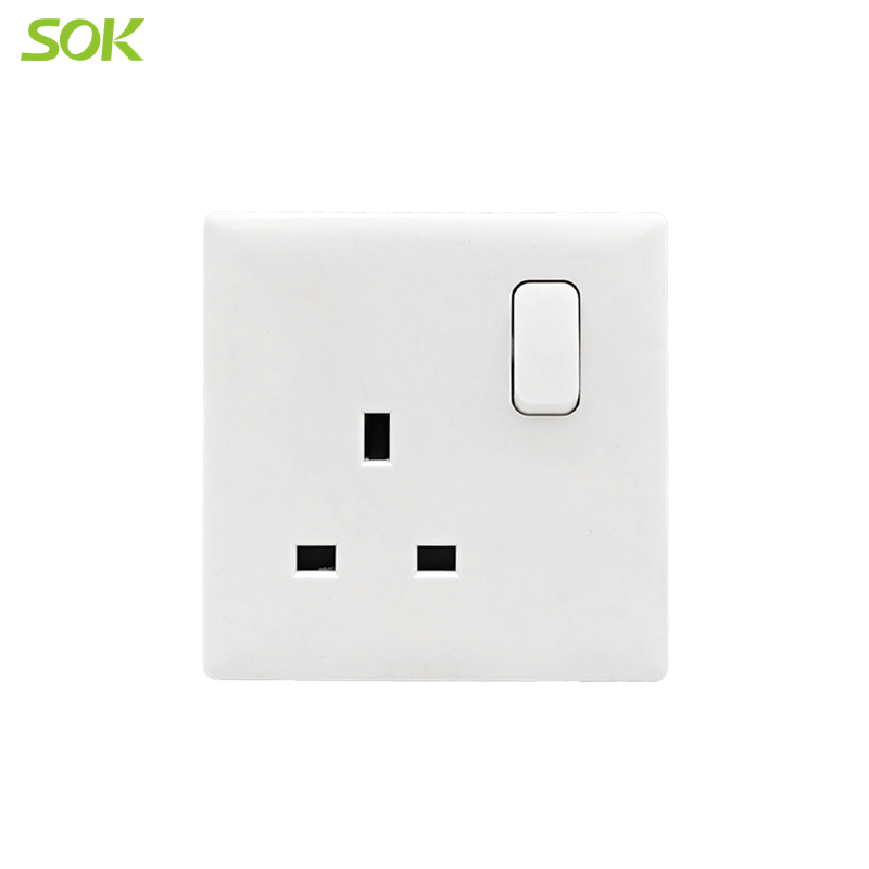 1 Gang Switched 13A Bs Socket